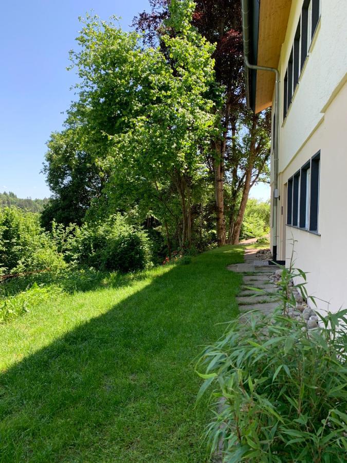 Moderne Wohnung Im Gruenen Mit Privatem Garten Donaueschingen Luaran gambar